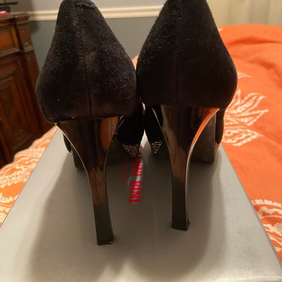 Gianni Bini rhinestone heels - Picture 5 of 6